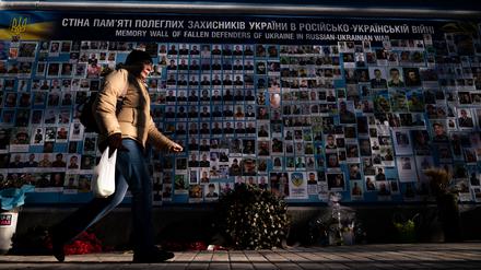 Die Mauer des Gedenkens an die gefallenen Ukrainer.