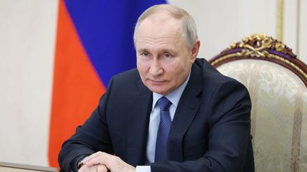 Wladimir Putin, Präsident von Russland, leitet eine Sitzung über die Entwicklung der Krim.