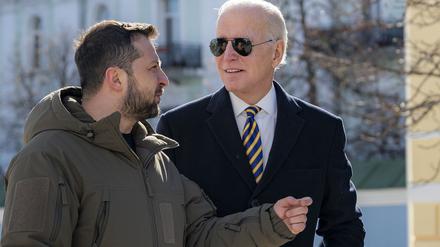 Joe Biden (r), Präsident der USA mit Wolodymyr Selenskyj, Präsident der Ukraine. 