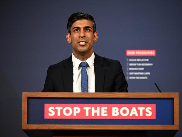 British Prime Minister Rishi Sunak is in favor of curbing the English Channel crossing as part of the Illegal Migration Act and backing the STOP THE BOATS campaign.