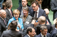 Bundeskanzlerin Angela Merkel (CDU) ist mit Umweltministerin Barbara Hendricks (SPD) und Entwicklungsminister Gerd Müller (CSU) zum Nachhaltigkeitsgipfel nach New York geflogen.