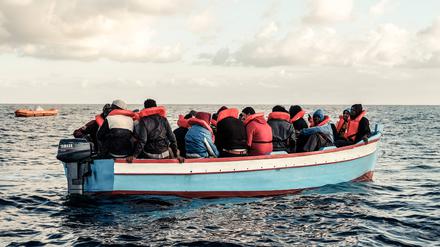 Ein Boot im Mittelmeer: Niemand steigt hier ohne Gründe ein, glaubt die Autorin