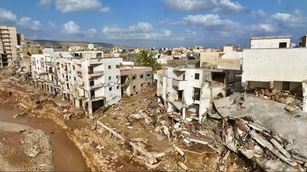 Zerstörte Häuser in der verwüsteten Hafenstadt Darna. Nach dem verheerenden Unwetter in Libyen wird das Ausmaß der Zerstörung nun sichtbar.