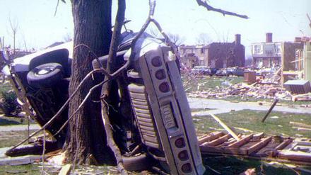 https://en.wikipedia.org/wiki/1974_Super_Outbreak
USA Tornado Tornados April 1974