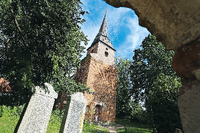 Die alte Dorfkirche von Mellenthin.