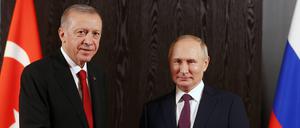  Der türkische Präsident Recep Tayyip Erdogan bei einem Treffen mit dem russischen Präsidenten Wladimir Putin vergangenen Woche in Usbekistan. 