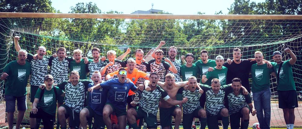 Souveräner Aufstieg: Die zweite Mannschaft des SSC Teutonia schaffte den Sprung in die Fußball-Bezirksliga. 