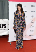 Schauspielerin Iris Berben kommt in Berlin zur Verleihung der First Steps Awards.