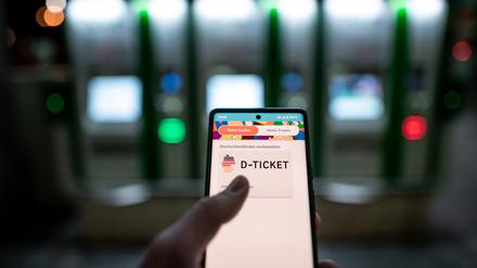 Abonnenten des „D-Tickets“ können ab 1. Mai bundesweit alle öffentlichen Verkehrsmittel im Nah- und Regionalverkehr nutzen. 