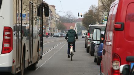 Die Stadt Potsdam plant ein neues Verkehrskonzept für die Charlottenstraße. Dagegen regt sich Widerstand von Anwohnern und Gewerbetreibenden.