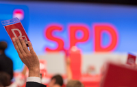 Olaf Scholz (SPD,r), Bundesminister der Finanzen, und Norbert Walter Borjans, designierter SPD-Parteivorsitzender.