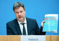 Robert Habeck, Bundesminister für Wirtschaft und Klimaschutz, stellt den Jahreswirtschaftsbericht 2022 vor.