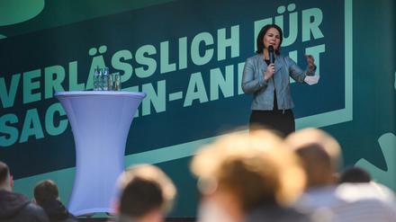Kanzlerkandidatin Annalena Baerbock als Wahlkämpferin in Magdeburg.