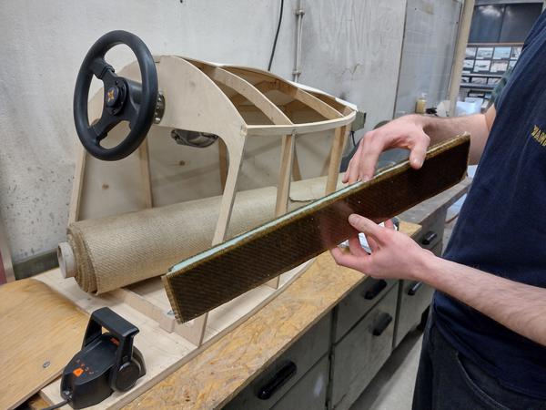 Apa yang masih terbuat dari kayu dalam prototipe pada akhirnya sebagian besar akan dibuat dari serat rami: bahannya ringan dan berkelanjutan.