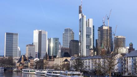 Blick auf die Skyline des Frankfurter Bankenviertels. 