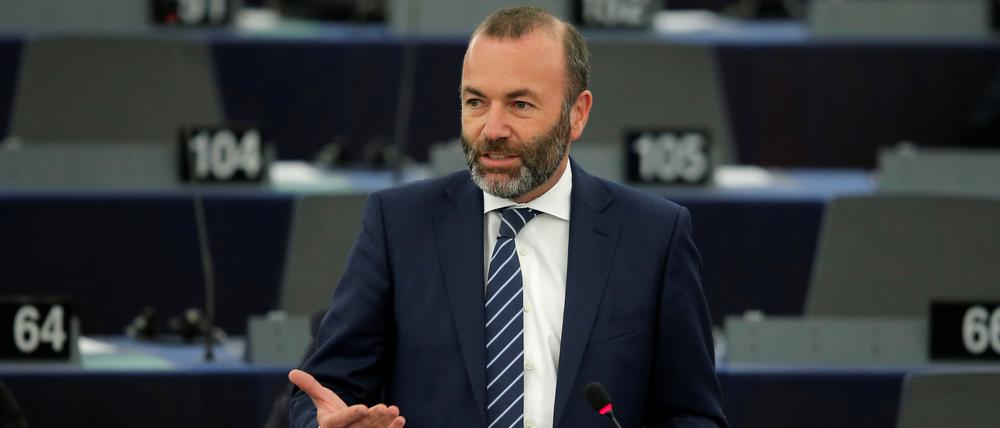 Manfred Weber, Fraktionsvorsitzender der EVP im Europaparlament, steht wegen seiner Unterstützung für Berlusconi in der Kritik. 