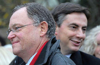 Stephan Weil (links), SPD-Spitzenkandidat bei der Landtagswahl 2013 in Niedersachsen, und David McAllister (CDU), niedersächsischer Ministerpräsident.