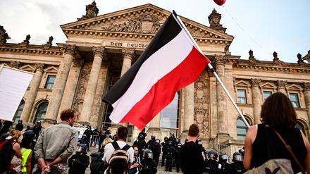 Mehr als 20.000 Menschen in Deutschland sehen sich als „Reichsbürger“ (Archivbild).