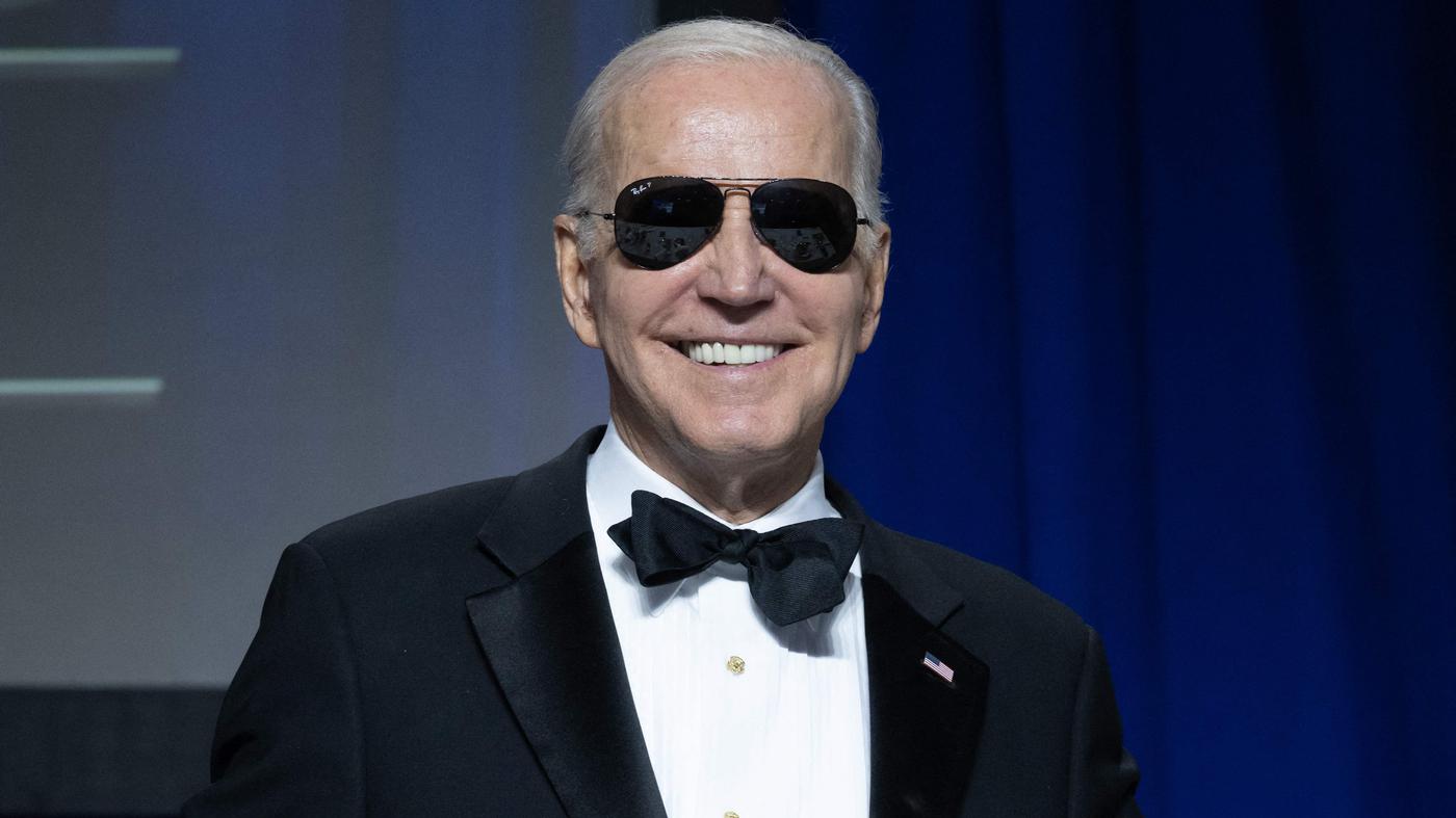 Biden dément les blagues sur sa vieillesse au gala de la presse américaine