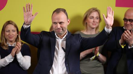 Spannung zwischen 4,5 und 5 Prozent: Sebastian Czaja bei der FDP-Wahlparty am Abend in der Bundeszentrale in Mitte.