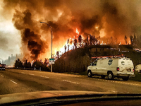 In der kanadischen Provinz Alberta wüten seit Tagen Waldbrände.