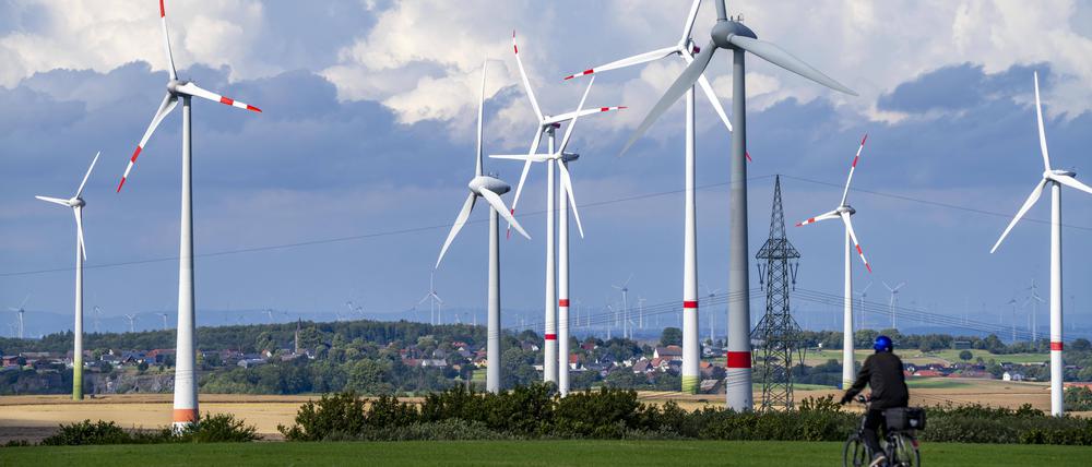 Windpark beim Ort Radlinghausen, gehört zur Stadt Brilon, NRW, Deutschland, Windpark *** Wind farm near the village Radlinghausen, belongs to the city Brilon, NRW, Germany, wind farm
