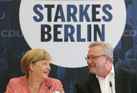 Bundeskanzlerin Angela Merkel und der Berliner CDU-Spitzenkandidat und Innensenator Frank Henkel