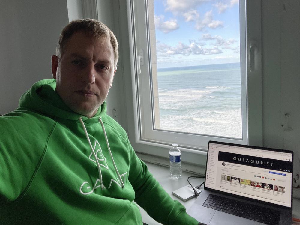 Wladimir Osechkin hilft russischen Beamten bei der Flucht „Sie