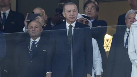 Der türkische Präsident Recep Tayyip Erdogan besuchte das WM-Finale im vergangenen Jahr. Beim Spiel der türkischen Elf im Olympiastadion am 18. November wird er wohl nicht anwesend sein.