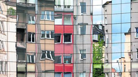So brüchig wie diese Fassadenspiegelungen ist auch der Umgang mit dem Berliner Mietspiegel.