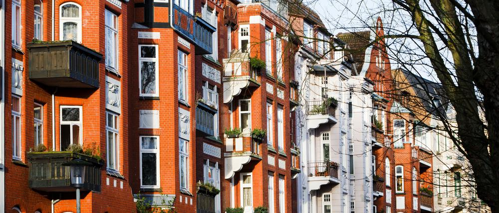 In den deutschen Metropolen drängen noch mehr Suchende auf den Wohnungsmarkt. Der Preisanstieg in einigen Großstädten ist bei Neuvermietung daher enorm hoch. 