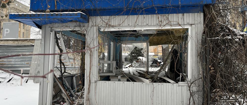 Zerstörungen in der Myronosytska Straße in Charkiw.