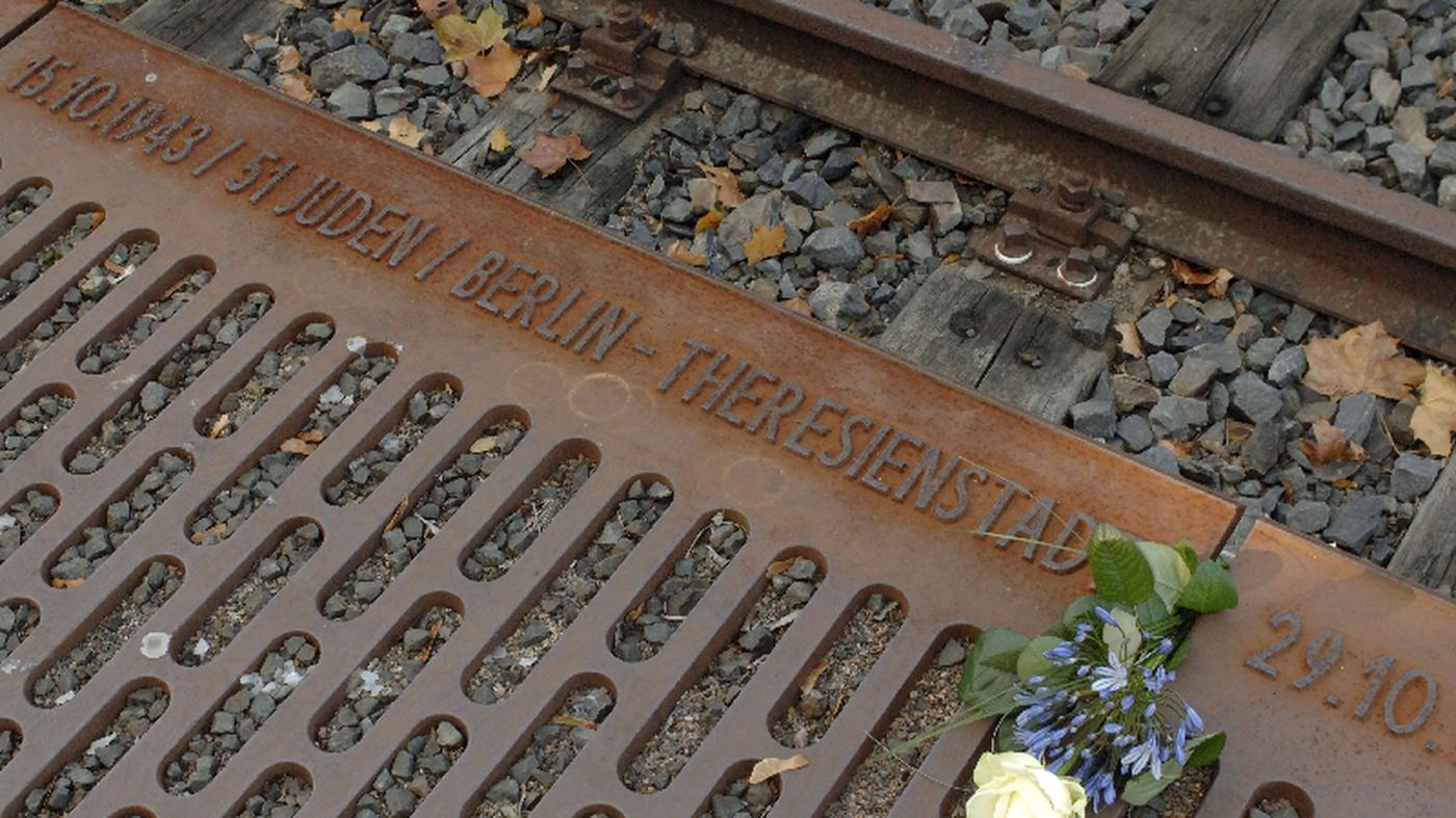 Zug der Erinnerung Einsteigen zum Gedenken