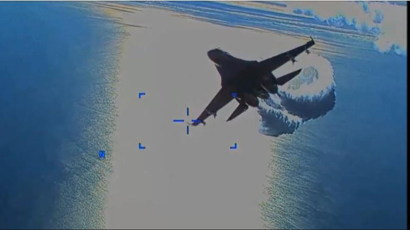 Инцидент с беспилотником. Беспилотник mq-9. Беспилотник в небе. Рипер беспилотник. Беспилотник в небе.