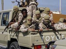 Kämpfe bei Tripolis: Bewaffnete Gruppen liefern sich Gefechte nahe der libyschen Hauptstadt...