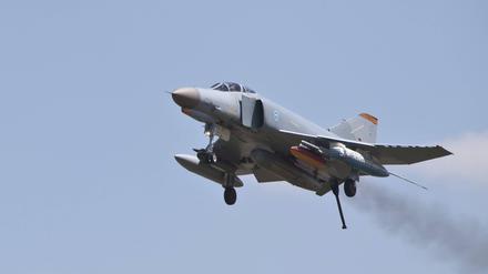 Ein Kampfflugzeug vom Typ F-4 Phantom (Symbolbild)