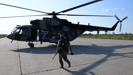 Ein russischer Mi-8 Hubschrauber.