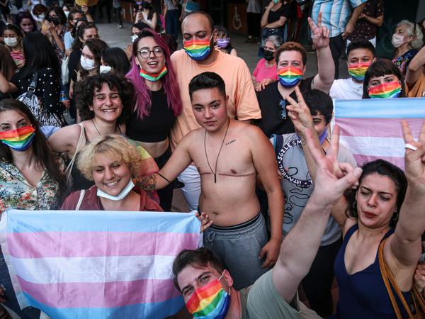 LGBTRechte in der Türkei Erdogan will „aktiv“ gegen Community