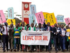 Studenten der Uganda National Students Association demonstrieren bei an einer Kundgebung in Kampala, Uganda. 