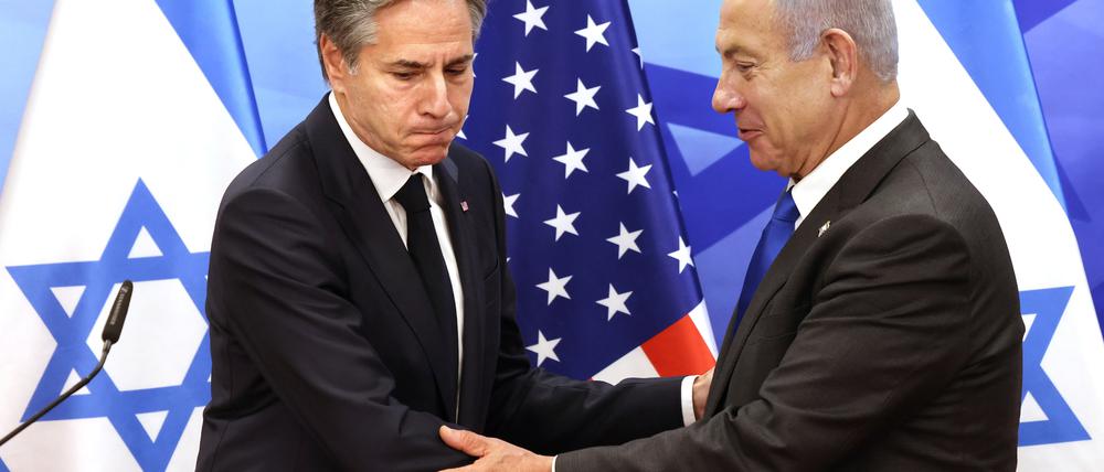 Antony Blinken , Außenminister der USA, und Benjamin Netanjahu, Ministerpräsident von Israel, geben eine gemeinsame Pressekonferenz.
