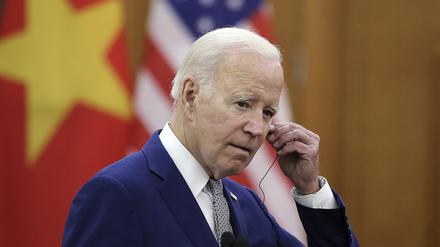 Joe Biden, Präsident der USA, nimmt an einer Pressekonferenz am Sitz des Zentralkomitees der Kommunistischen Partei von Vietnam (KPV) teil.