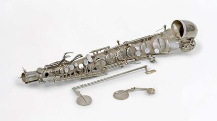 Wie klingt das? Oder auch nicht? Susan Philipsz hat für ihr Projekt "War Damaged Musical Instruments" auch dieses Altsaxofon spielen lassen.