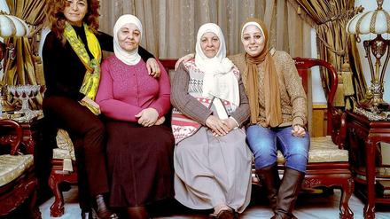 Anthea Schaap aus Berlin hatte sich in Amman das Thema "Mütter und Töchter" gesetzt. Sie empfingen die studierte Islamwissenschaftlerin in den Empfangssalons ihrer Wohnungen. 