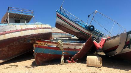 Gestrandet. Flüchtlingsschiffe vor der Küste der italienischen Insel Lampedusa.