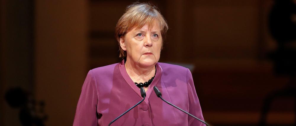 Mahnt zur Erinnerung. Angela Merkel (CDU) begrüßt die Gäste in der Staatsoper.