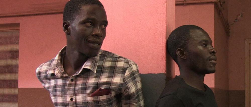 Nestor Ngbandi Ngouyou und Aaron Koyasoukpengo in "Nous, étudiants!" von Rafiki Fariala.