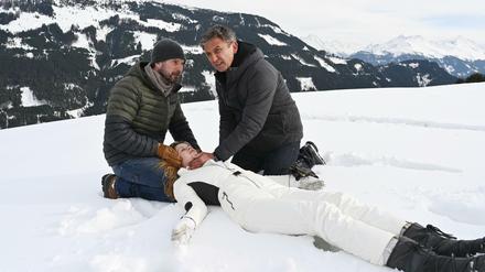 Er braust durchs Tal, rettet Leben und sieht auch noch gut aus dabei. "Der Bergdoktor" im ZDF.