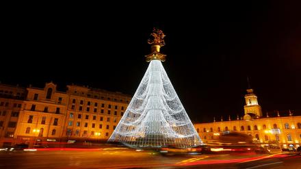 Georgiens Lichter. Weihnachtsschmuck im Zentrum von Tbilisi.