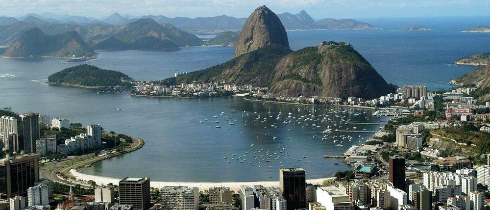 Rio De Janeiro. Der Blick von oben, auf die Küste.