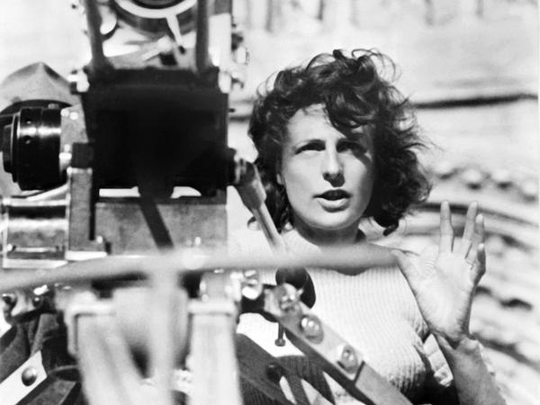 Die NS-Filmemacherin Leni Riefenstahl während der Dreharbeiten zu "Olympia" 1936 in Berlin.